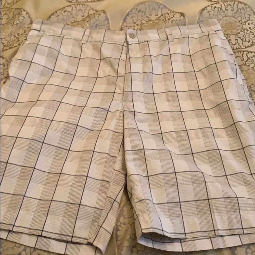 Men’s PGA Tour Golf Shorts Size 36